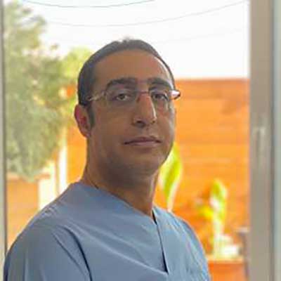 دکتر فرهاد اسماعیلی متخصص و دندانپزشک کاشت دندان (ایمپلنت) در اصفهان